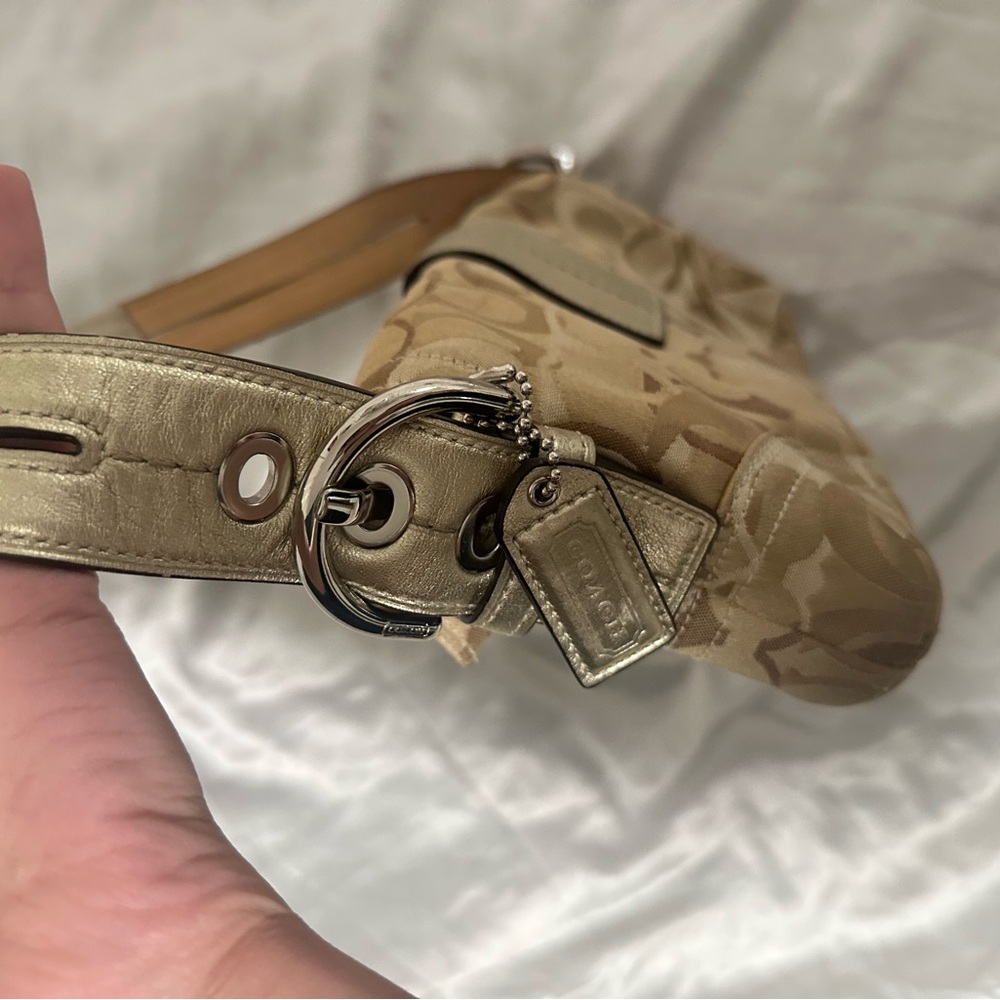 Coach Beige and Cream Signature Shoulder Bag - Picture 5 of 6